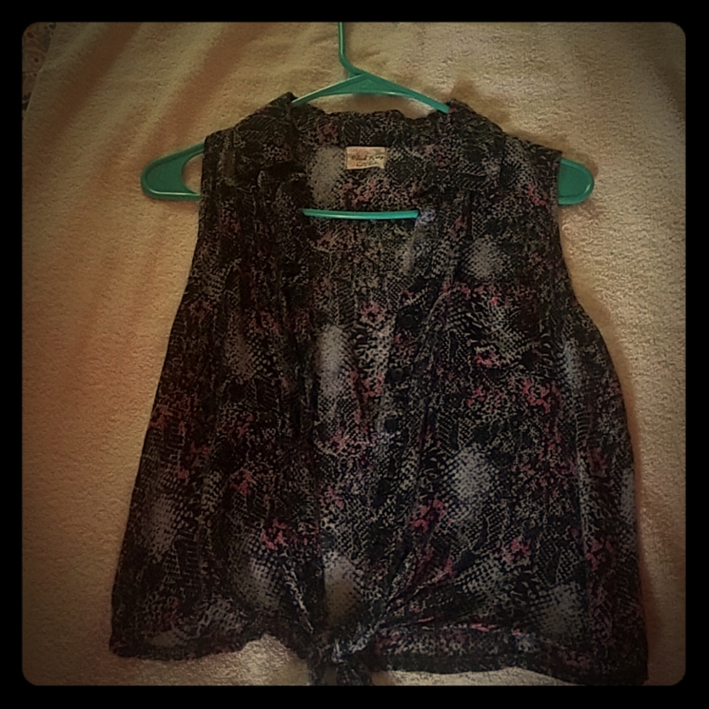 Super cute and comfy! You can button or leaveit!
